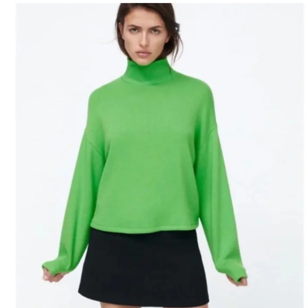 Zara Bright Green Knit crop Sweater long sleeve